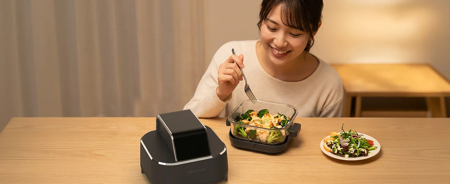1.5Lの小ボウルで一人分の料理を楽しむ様子