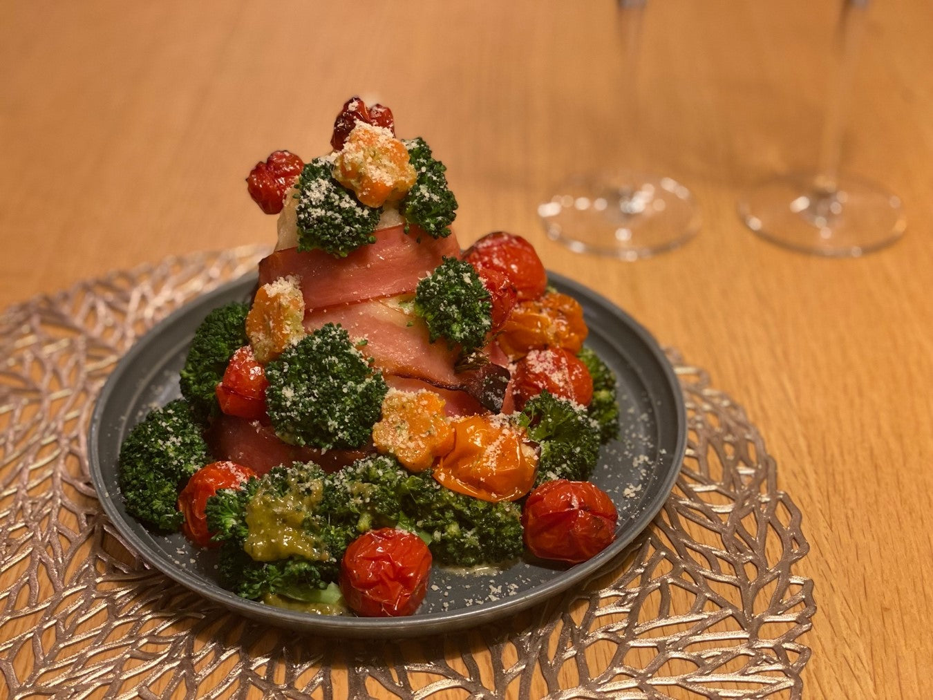 おいしいクリスマスツリーの料理写真