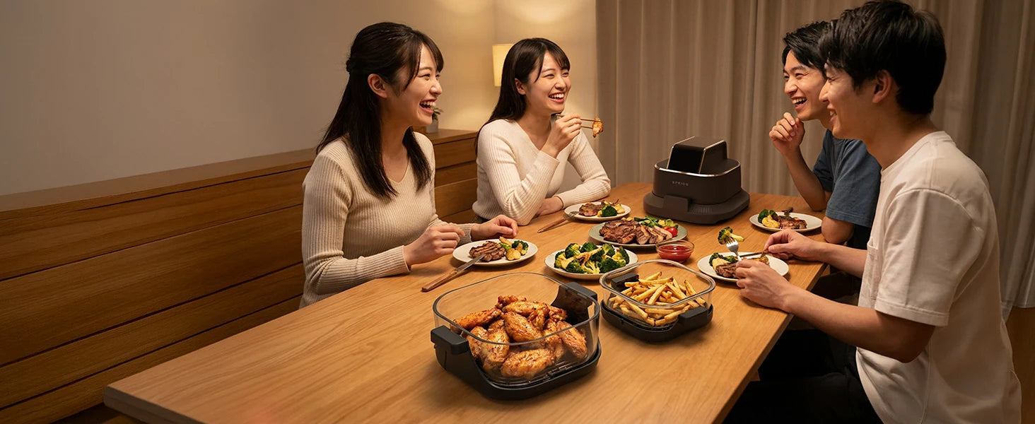 EPAO248で作った料理を囲む4人の食卓